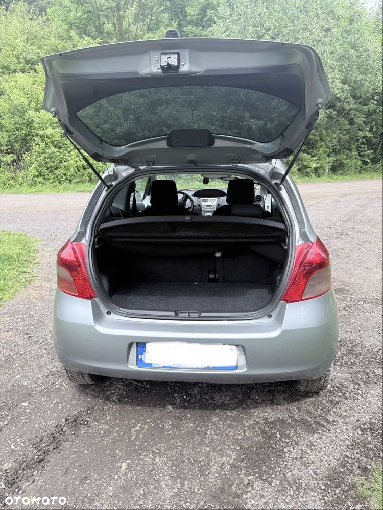 Toyota Yaris - 4