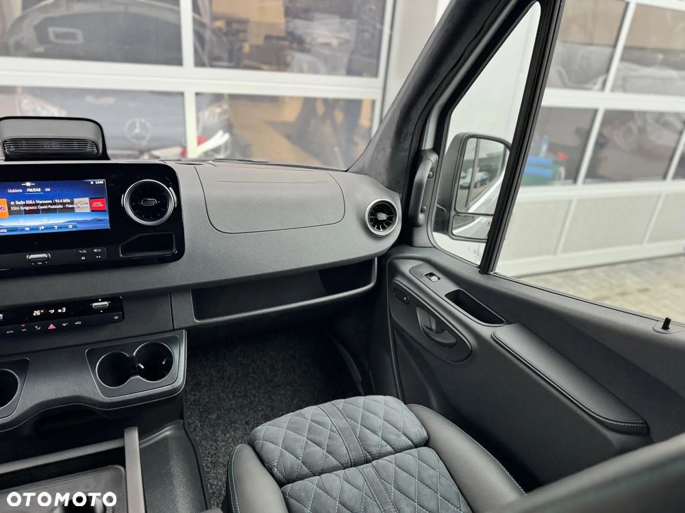 Mercedes-Benz Sprinter - 11