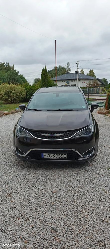 Chrysler Pacifica - 11
