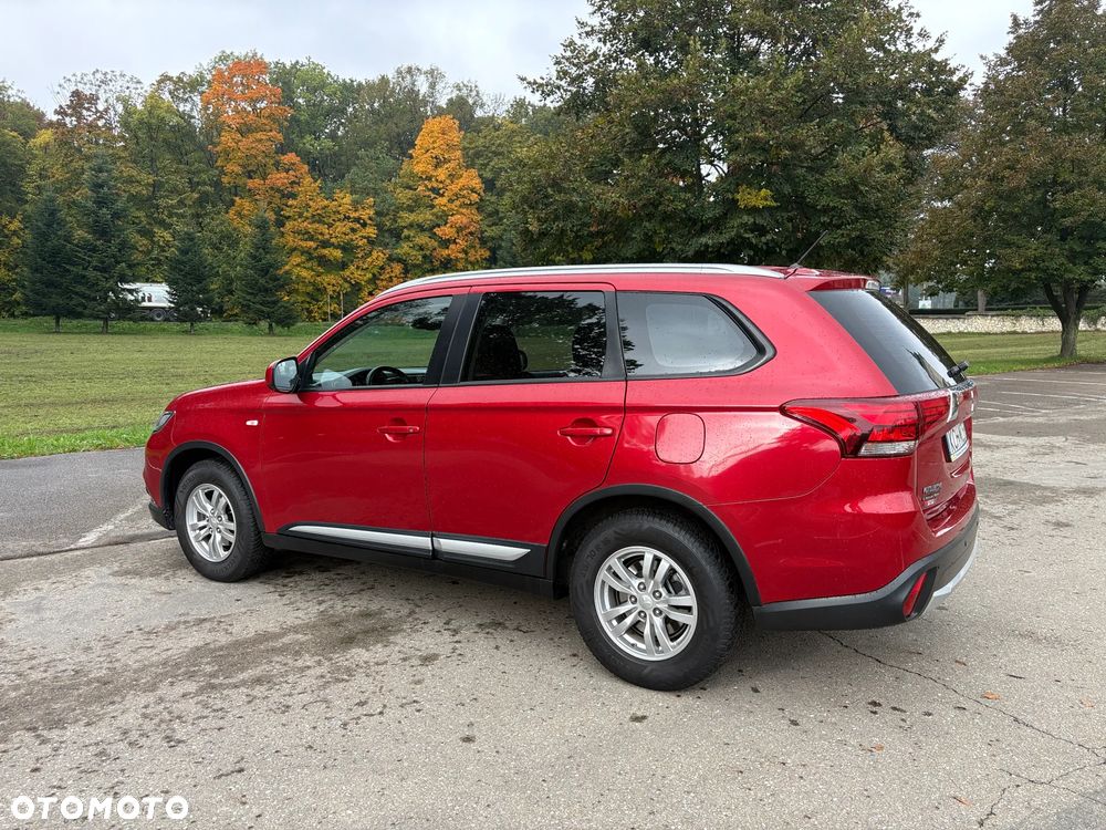 Mitsubishi Outlander 2.0 Invite + 2WD - 3