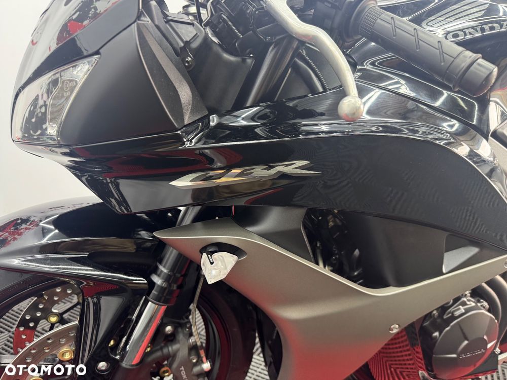 Honda CBR - 11