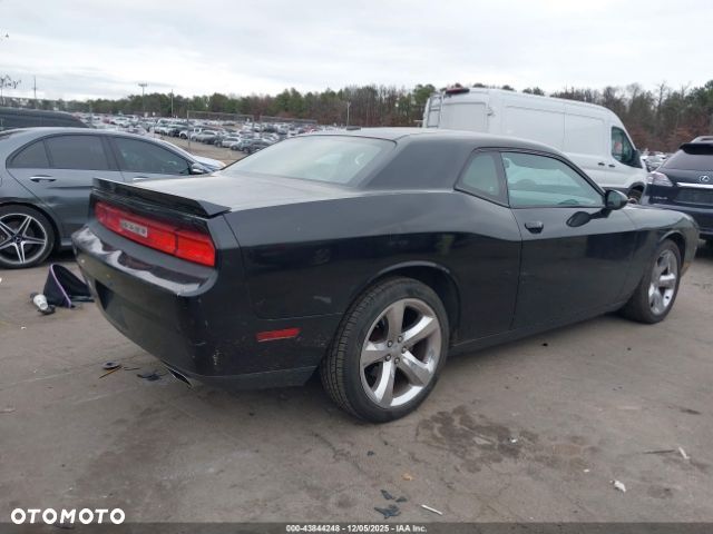 Dodge Challenger - 4