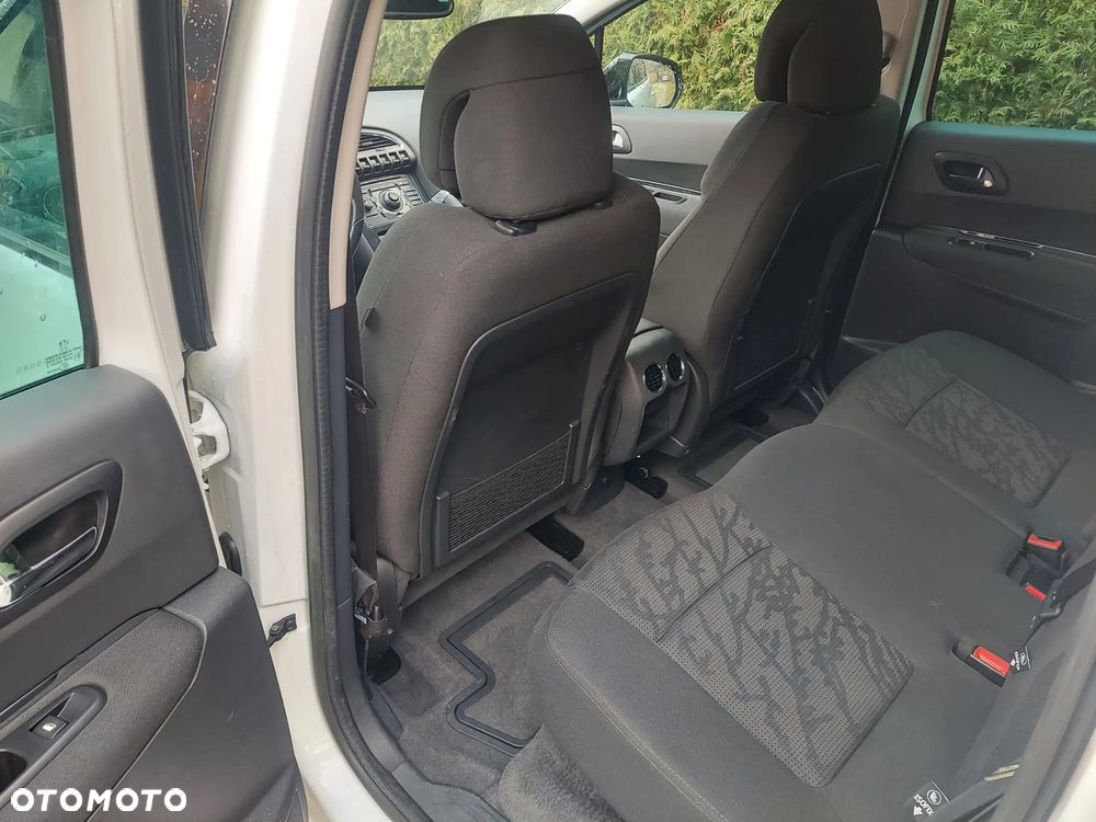 Peugeot 3008 Hybrid4 - 8