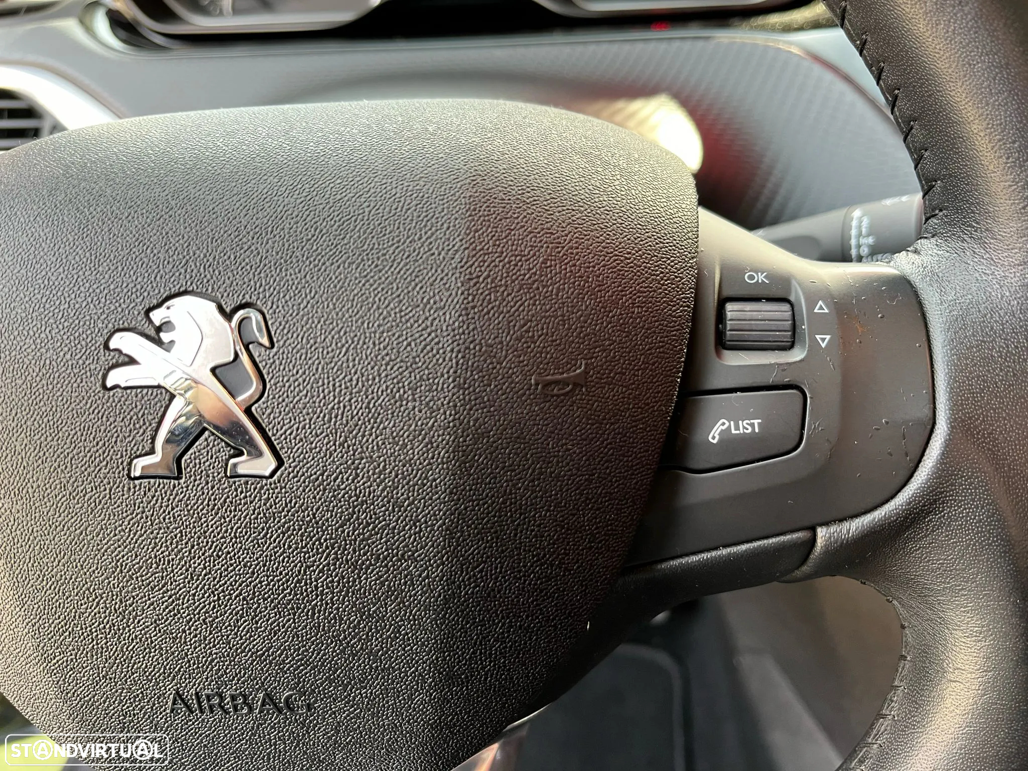 Peugeot 208 1.2 PureTech Style - 18