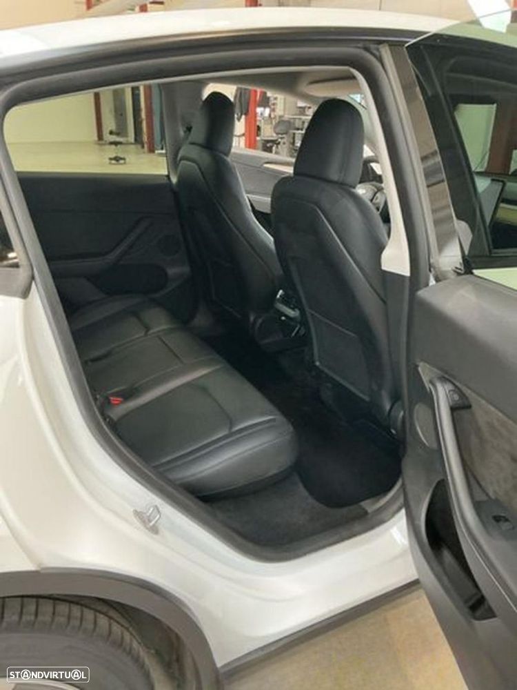 Tesla Model Y RWD - 5