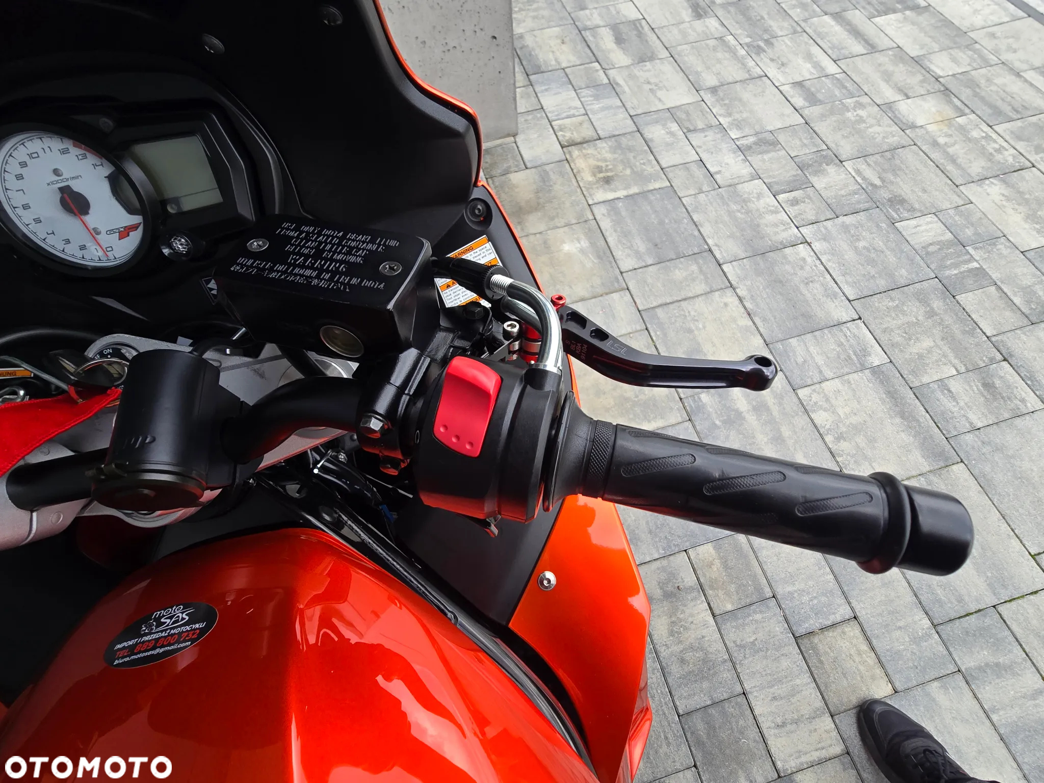 Suzuki GSX - 11