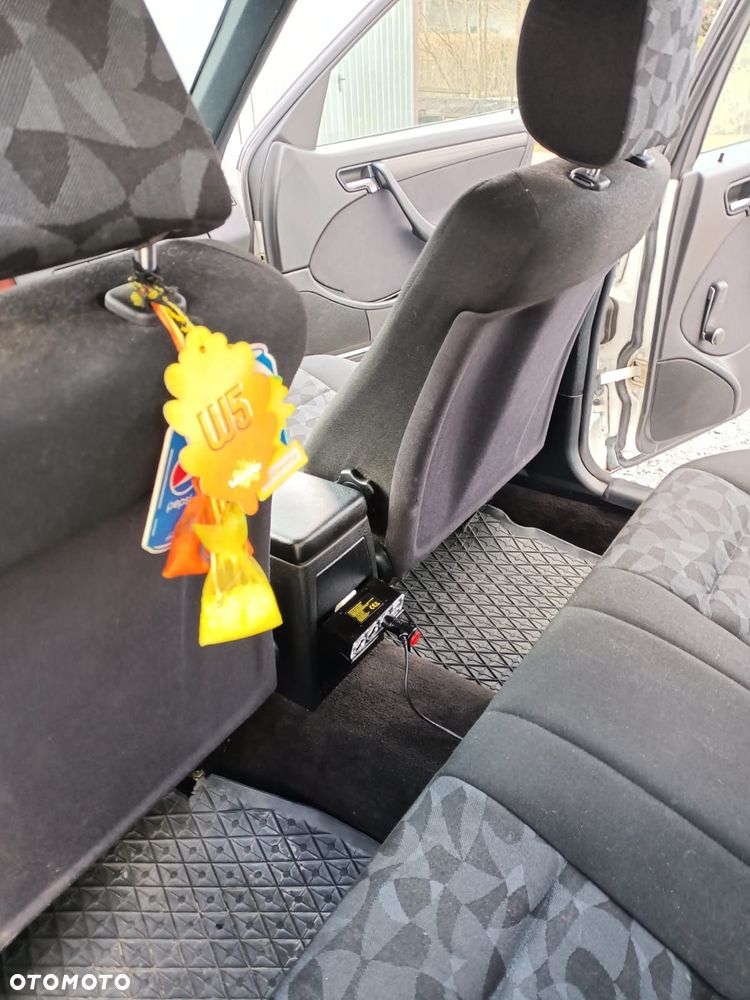 Mercedes-Benz Klasa C 220 D Classic - 4