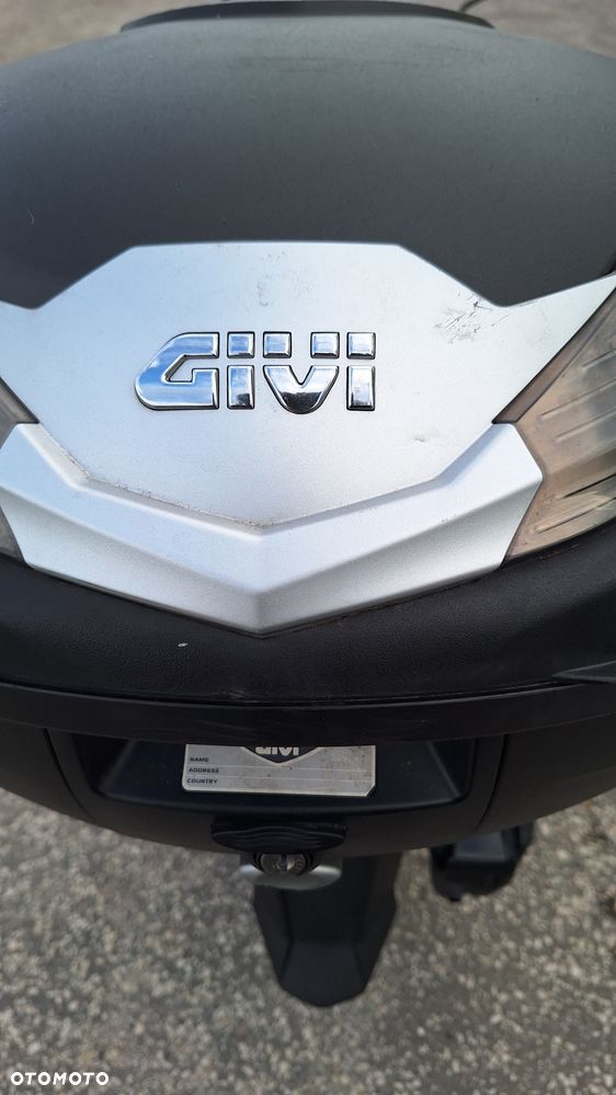 Suzuki Avenis - 28