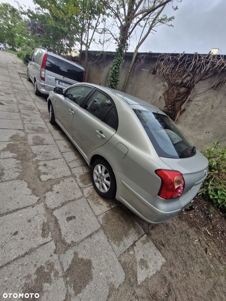Toyota Avensis 2.0 D-4D High - 7
