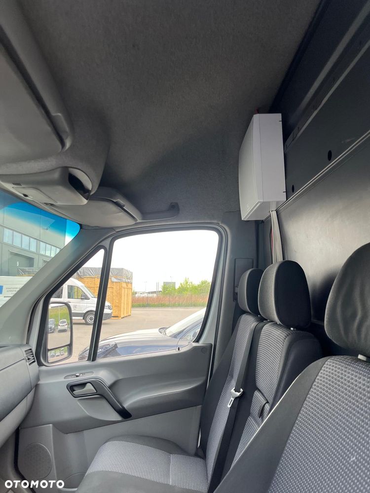 Mercedes-Benz SPRINTER - 4