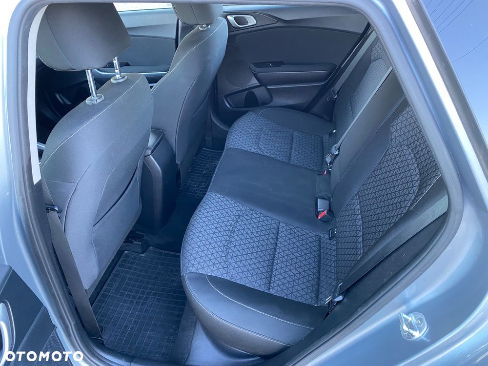 Kia Ceed 1.6 CRDi mHEV M - 31