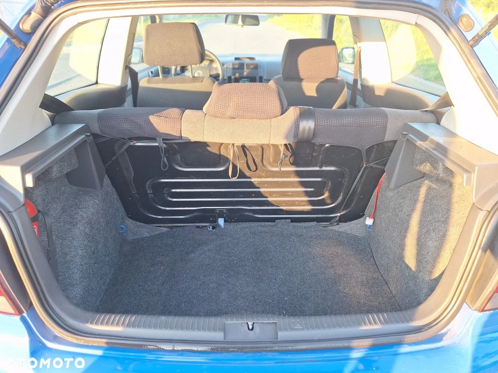 Volkswagen Polo 1.4 16V Trendline - 14