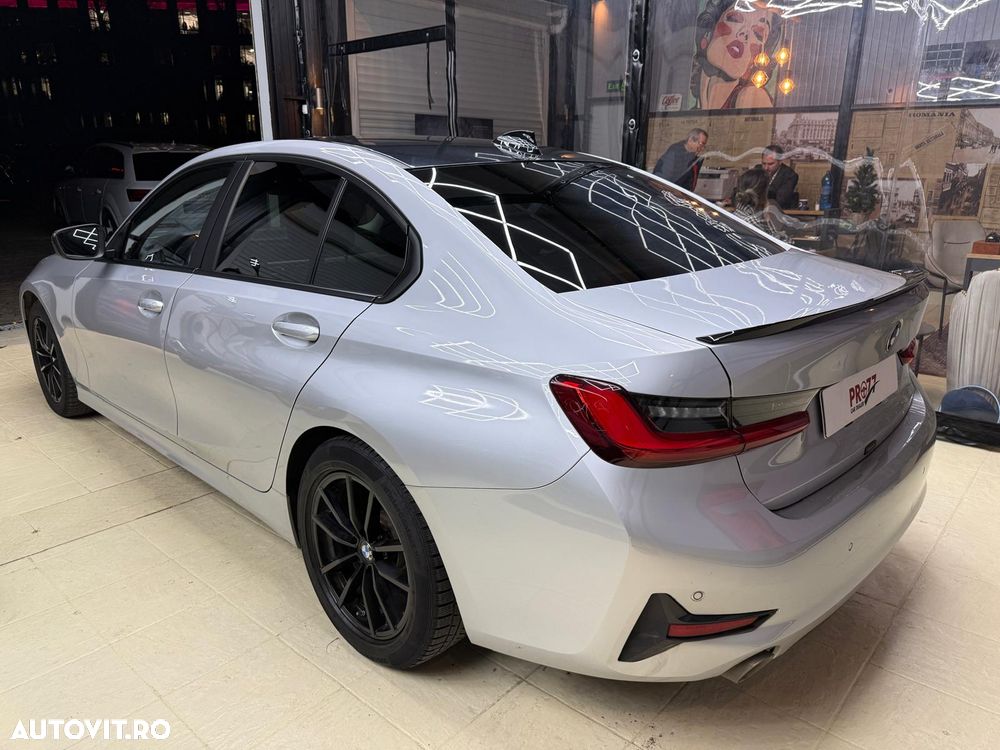 BMW Seria 3 320i AT - 6