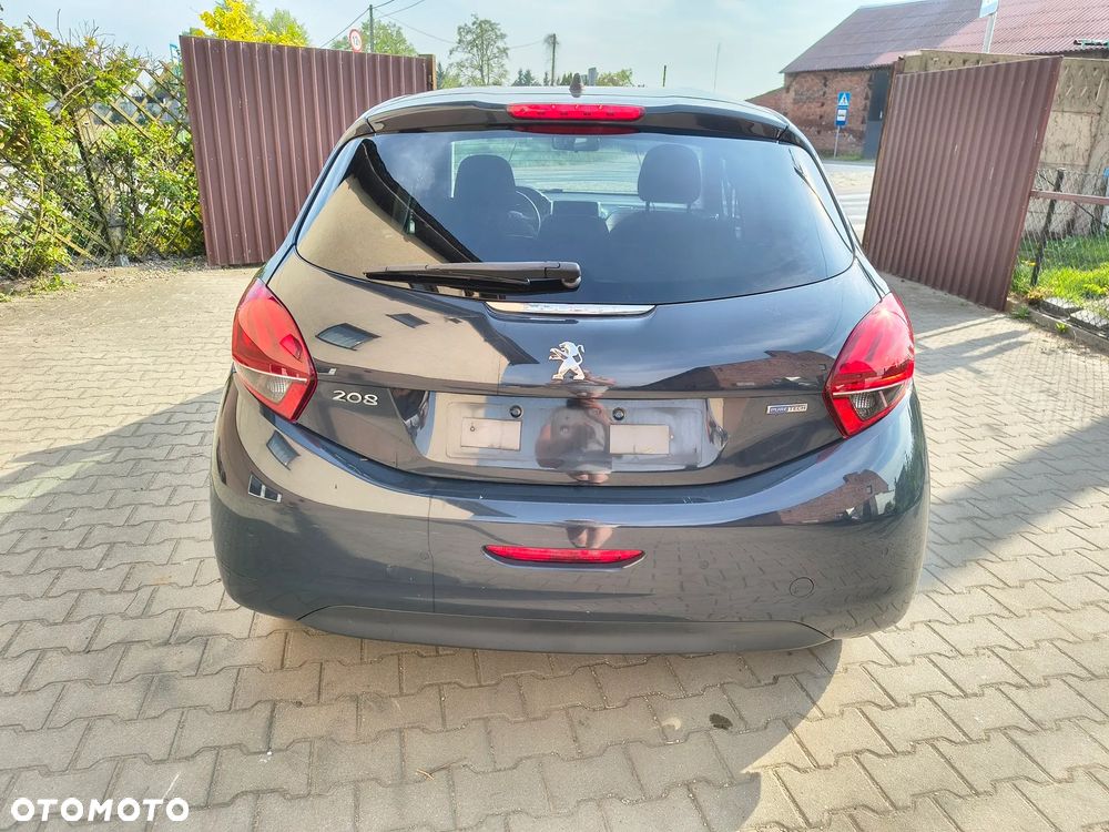 Peugeot 208 - 10