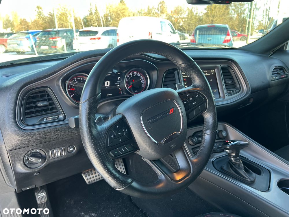 Dodge Challenger 6.4 Scat Pack - 17