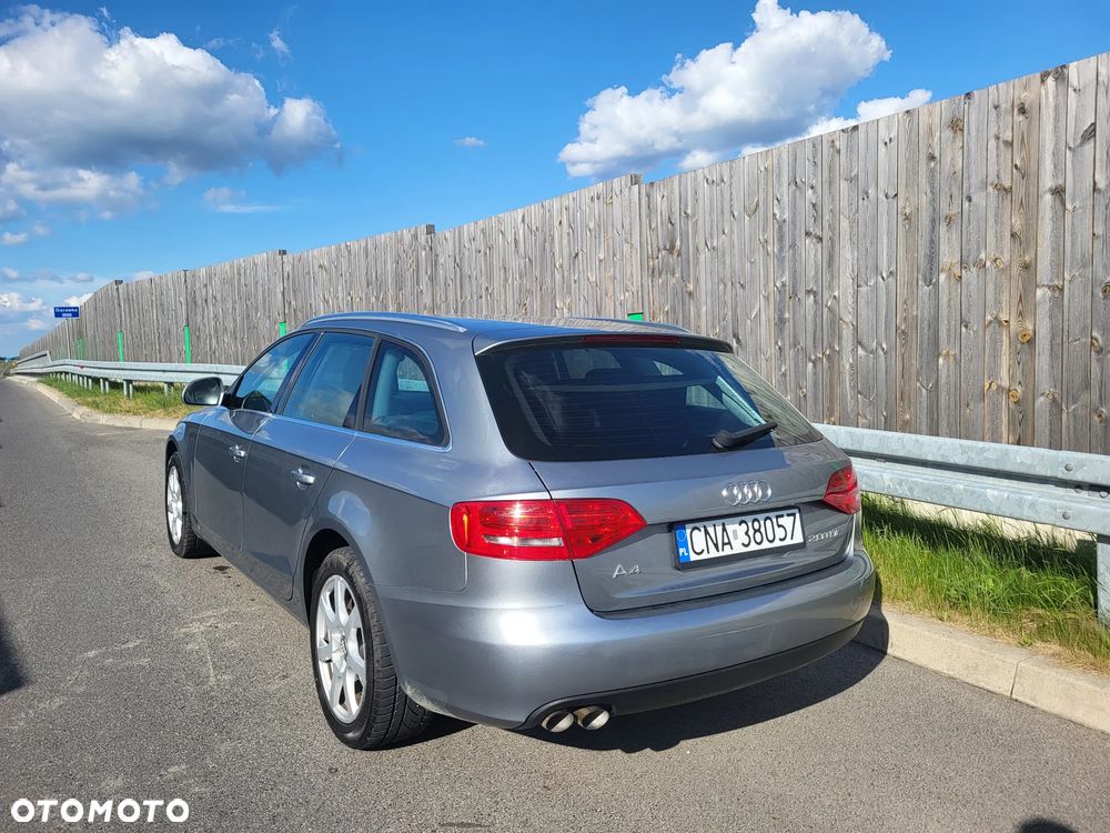 Audi A4 Avant 2.0 TDI DPF Ambiente - 11