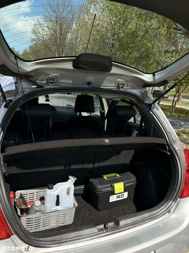 Toyota Yaris 1.0 Entry EU5 - 17