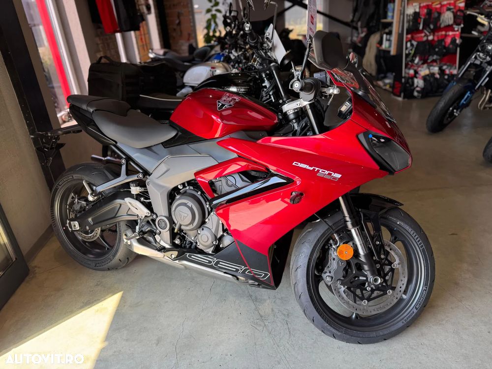 Triumph Daytona 955i - 2