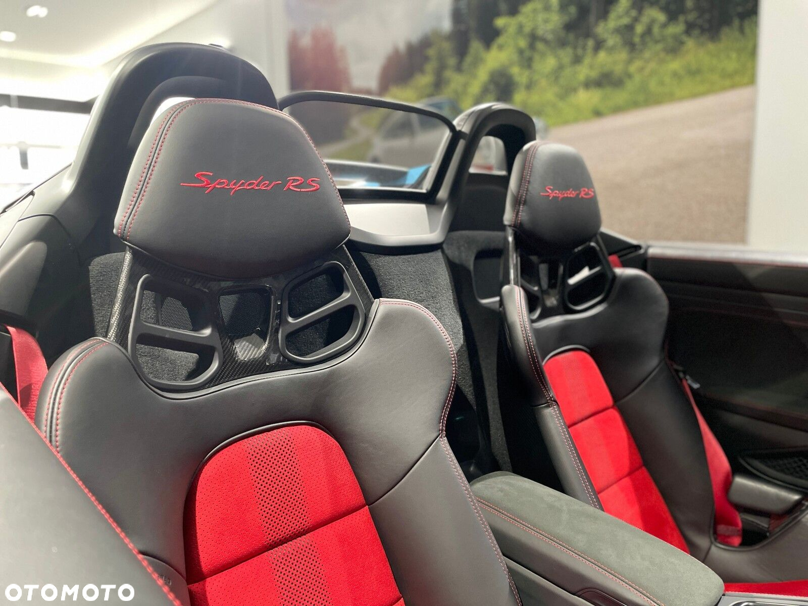 Porsche 718 Spyder - 12