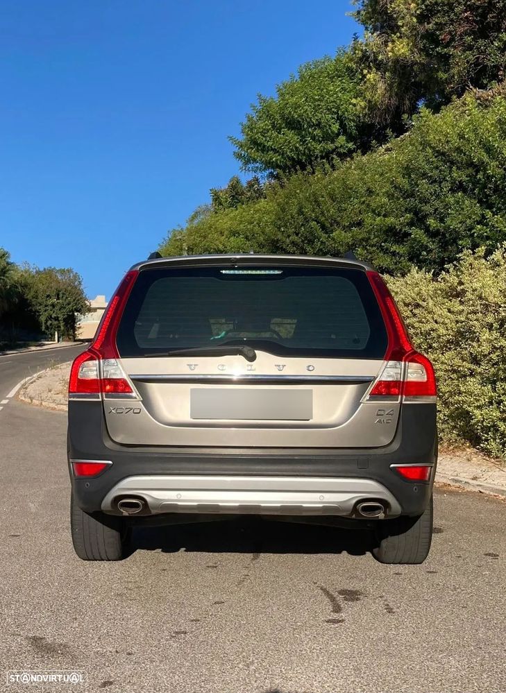 Volvo XC 70 2.4 D4 Summum AWD Geartronic - 4