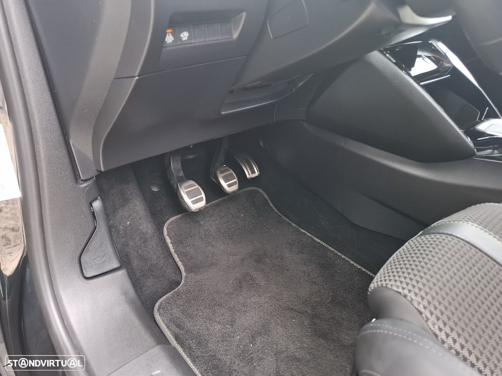 Peugeot 2008 1.2 PureTech GT Line - 35