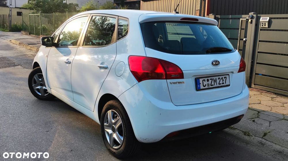 Kia Venga - 26