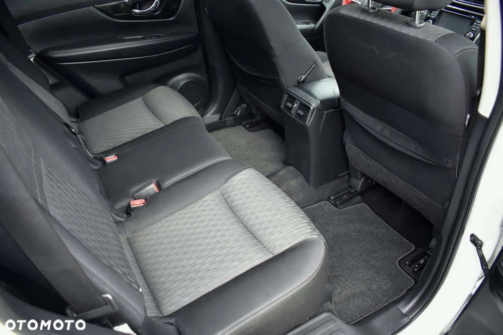 Nissan X-Trail 1.6 DIG-T N-Vision - 37