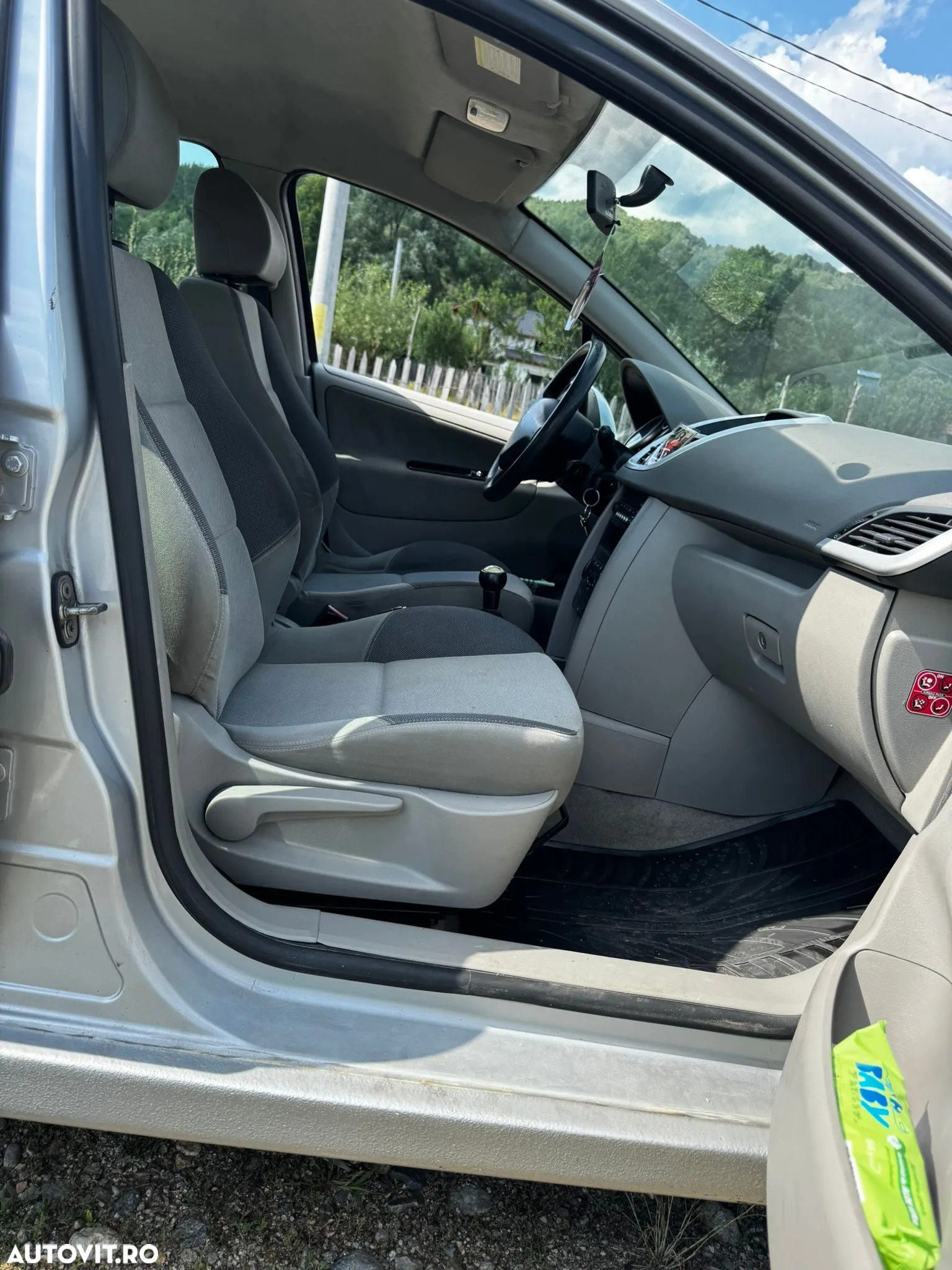 Peugeot 207 1.4HDI Trendy - 9