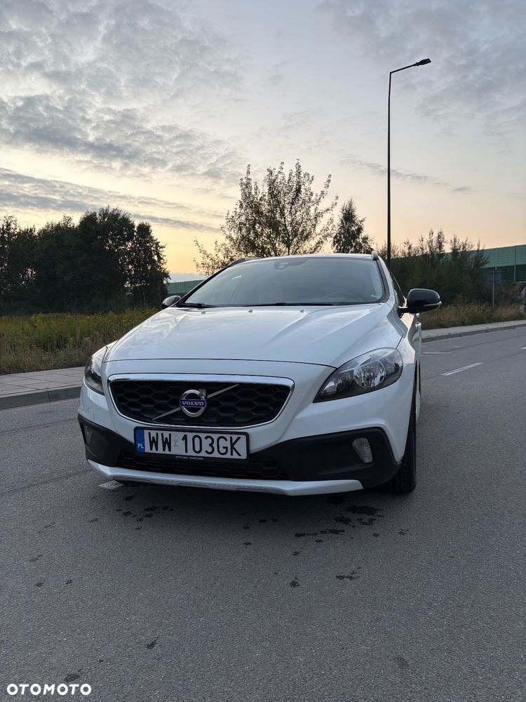 Volvo V40 Cross Country T4 AWD Drive-E Momentum - 2