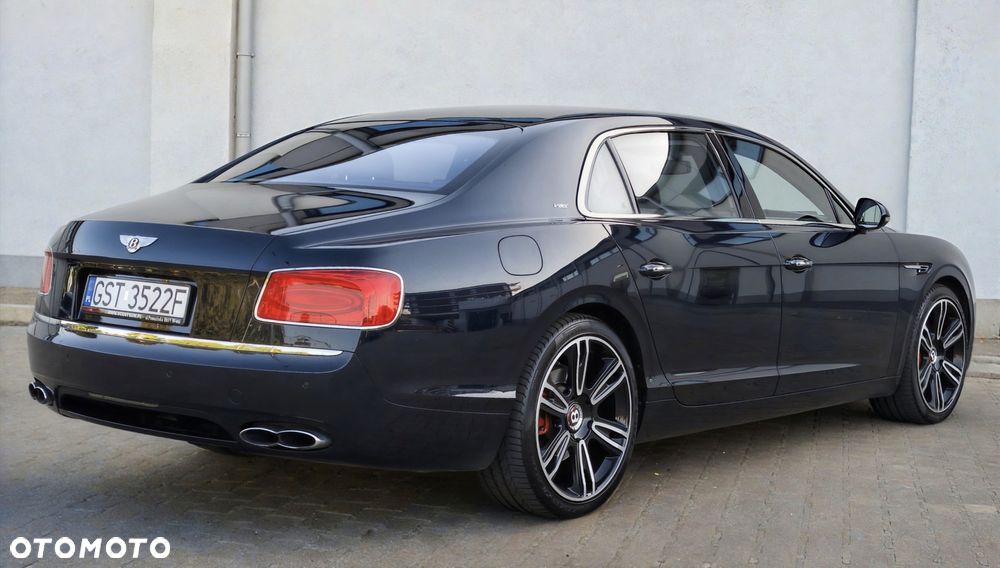 Bentley Flying Spur V8 S - 10