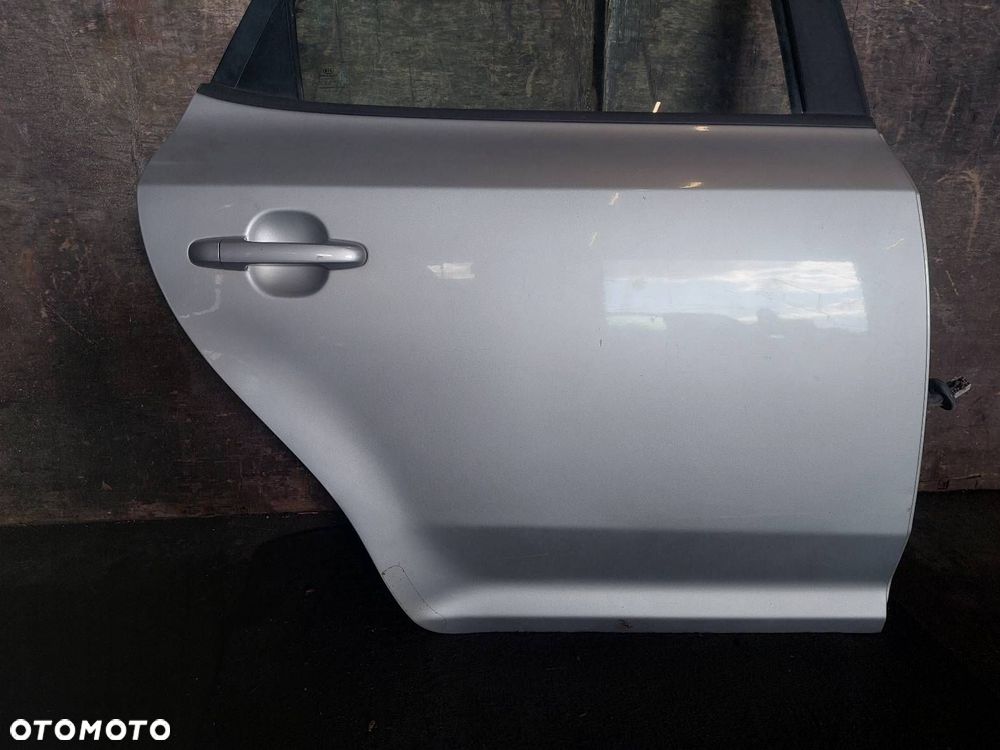 DRZWI KOMPLETNE PRAWY TYŁ KIA CEED I HB 5D 9S - 2