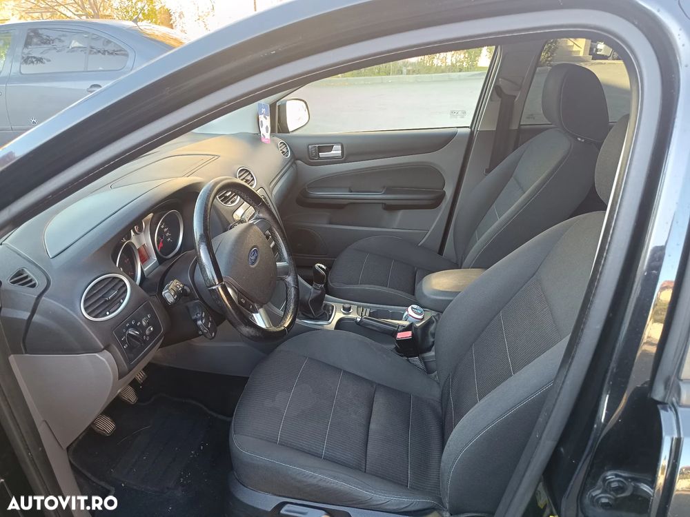 Ford Focus 1.6 TDCi DPF Titanium - 16