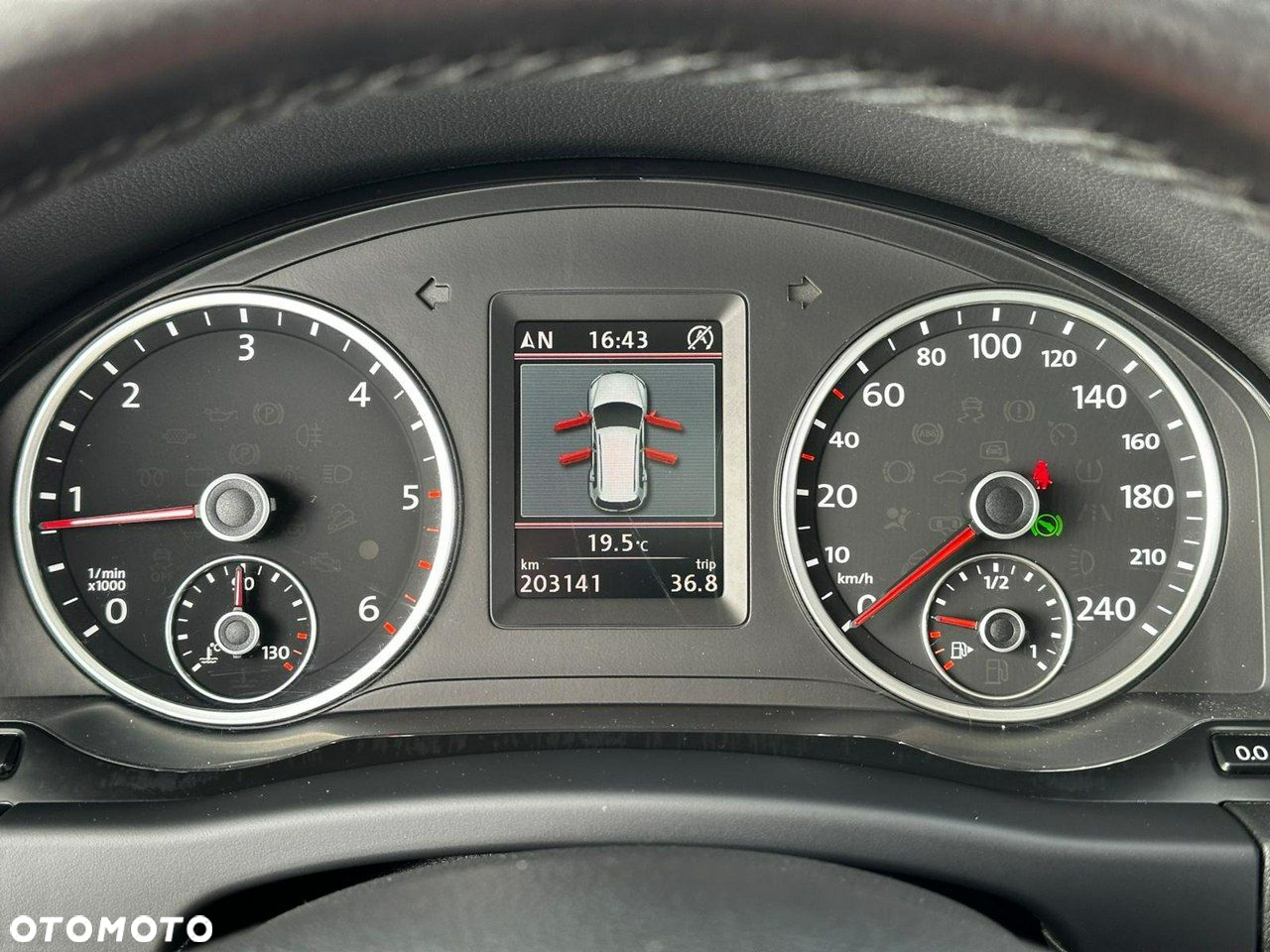 Volkswagen Tiguan 2.0 TDI 4Mot R-Style DSG - 23