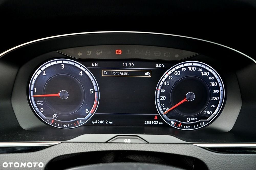 Volkswagen Passat - 22