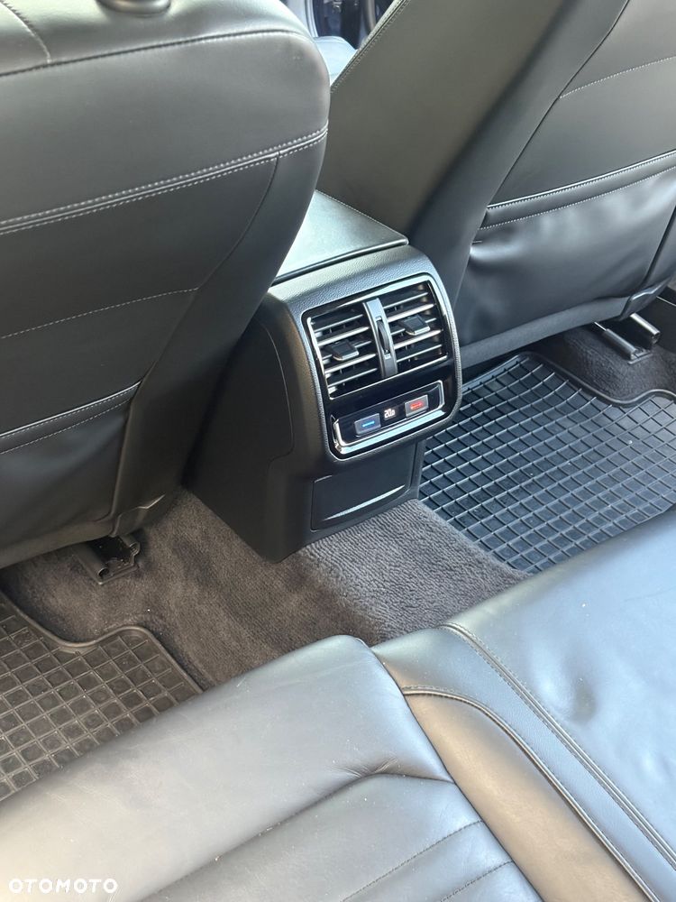 Volkswagen Passat Alltrack - 17