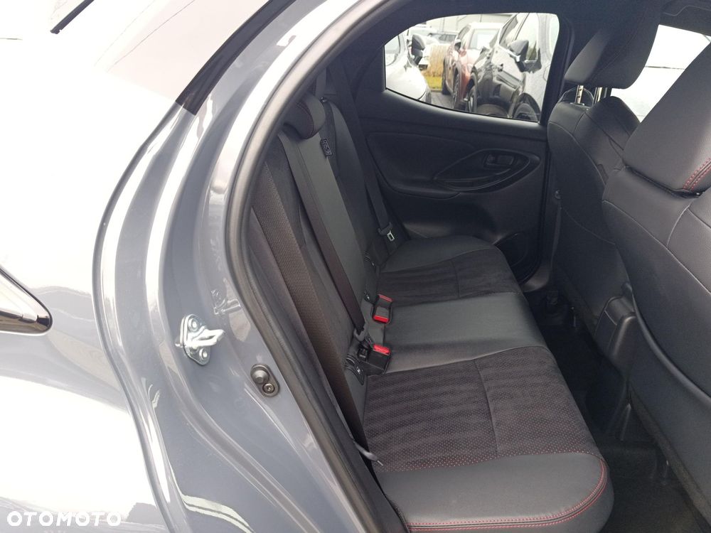 Toyota Yaris Hybrid 1.5 GR Sport - 19