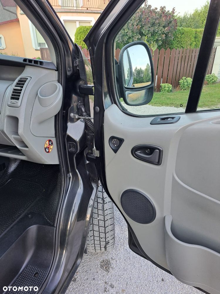 Opel Vivaro - 11