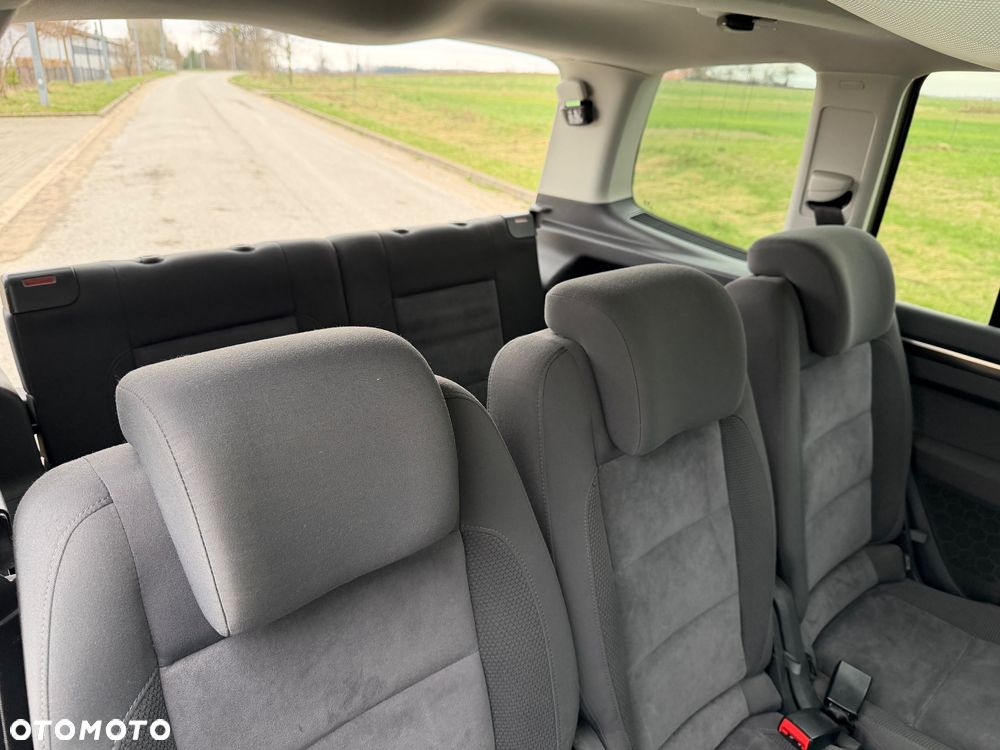 Volkswagen Touran 2.0 TDI Highline - 18