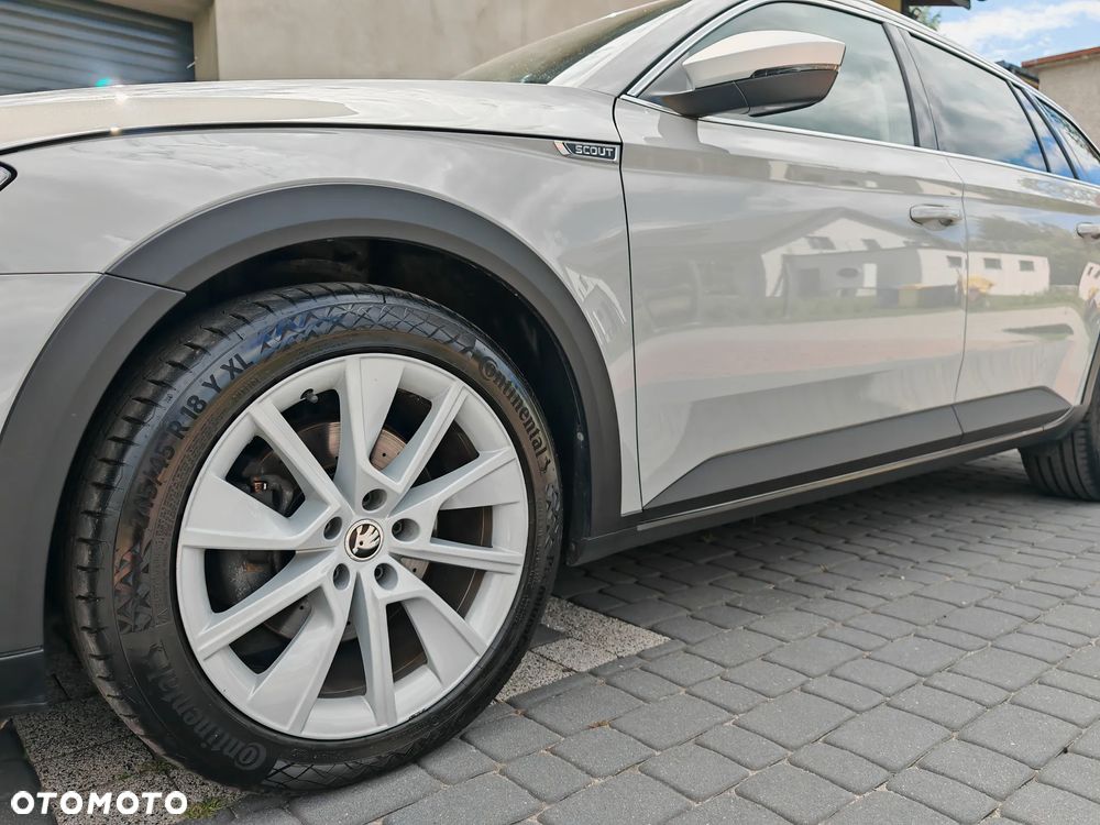 Skoda Superb 2.0 TDI SCR 4x4 Scout DSG - 12