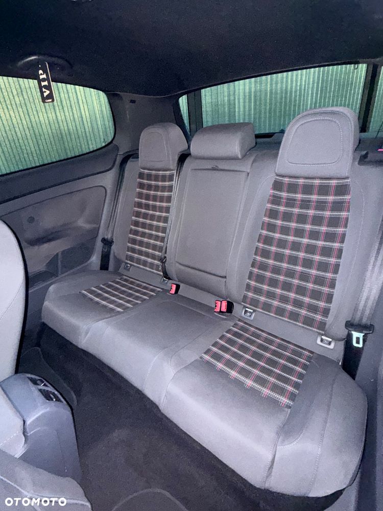 Volkswagen Golf - 15