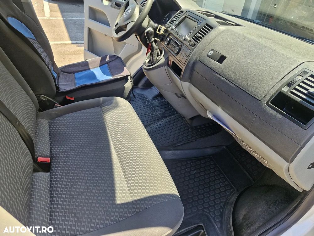 Volkswagen Caravelle - 15