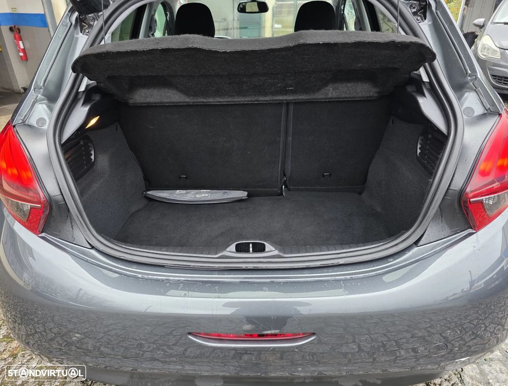 Peugeot 208 1.2 PureTech Style - 24