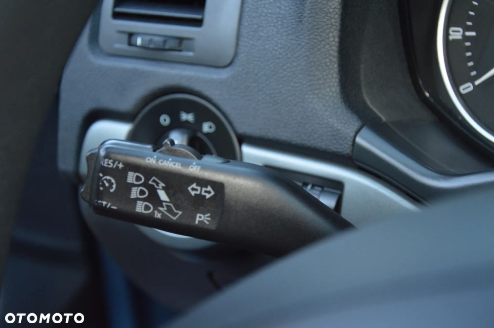 Skoda Octavia 1.6 Ambiente - 24