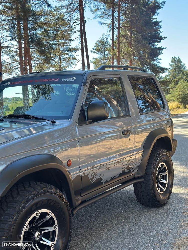 Mitsubishi Pajero 2.5 TDi GLX - 14