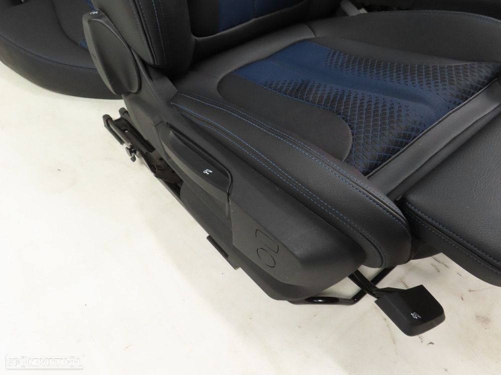 Interior desportivo M Usado / Original BMW 1 (F40) - 2