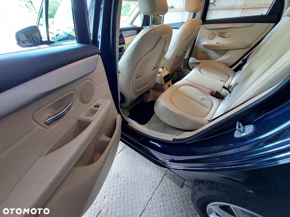 BMW Seria 2 218i - 3