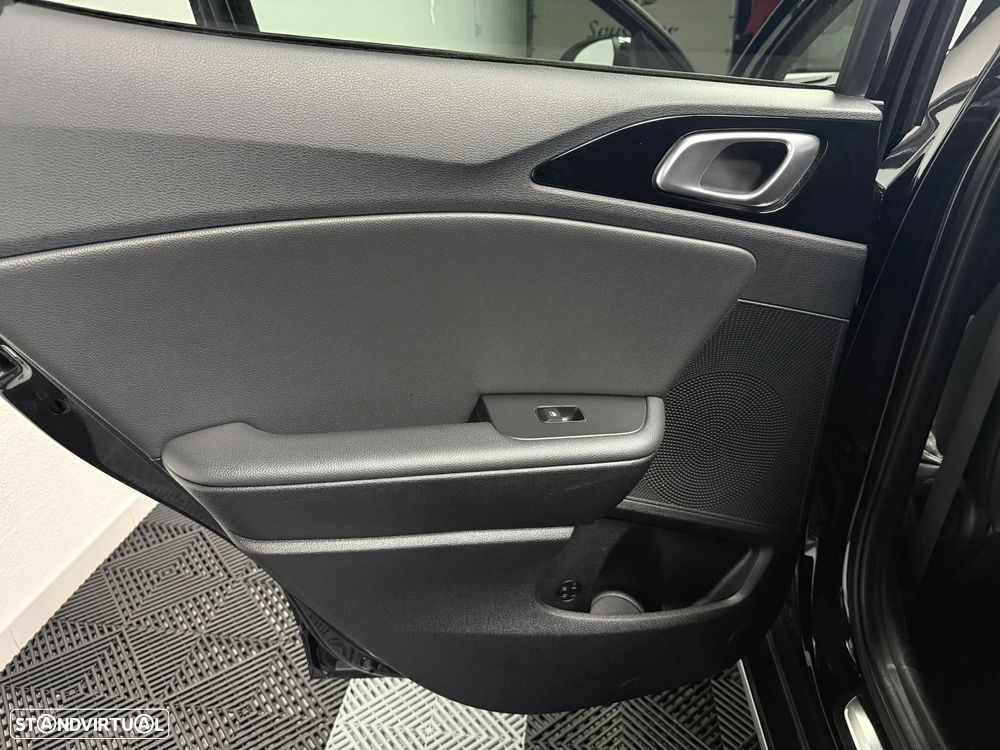 Kia XCeed 1.6 GDi PHEV Drive - 15