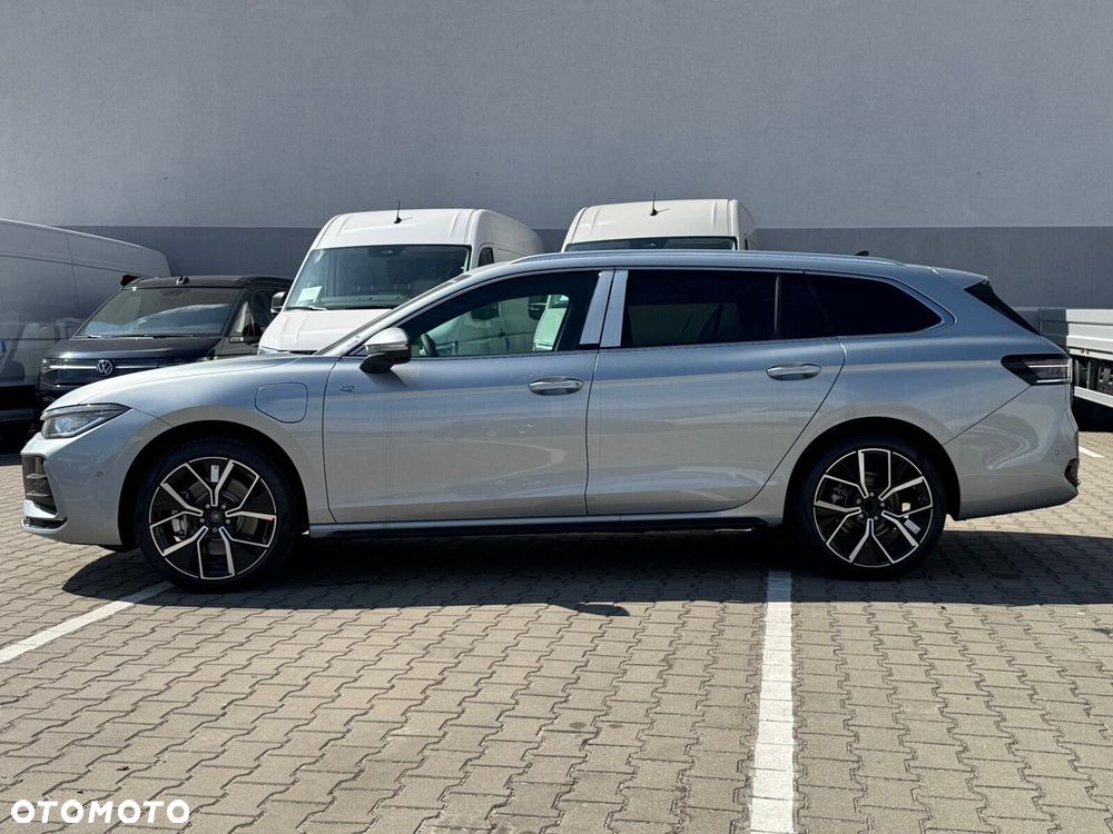 Volkswagen Passat Variant 1.5 TSI eHybrid PHEV 200kW R-Line Plus DSG - 25
