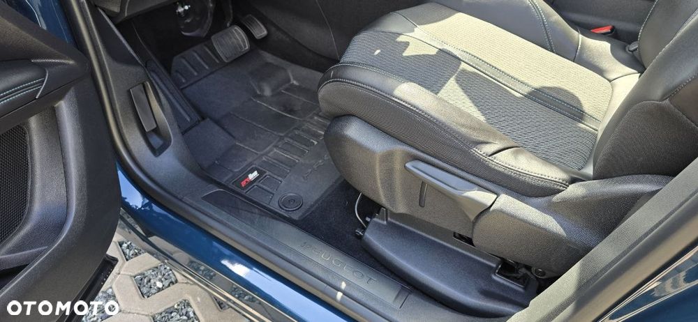 Peugeot 3008 1.5 BlueHDi Allure S&S EAT8 - 23
