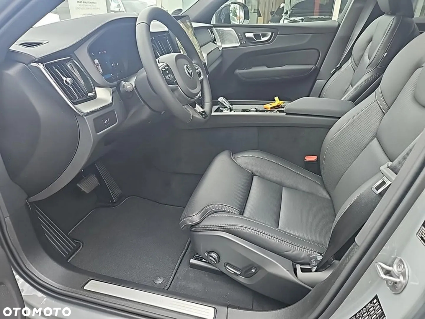 Volvo XC 60 B5 B AWD Ultra Black Edition - 28